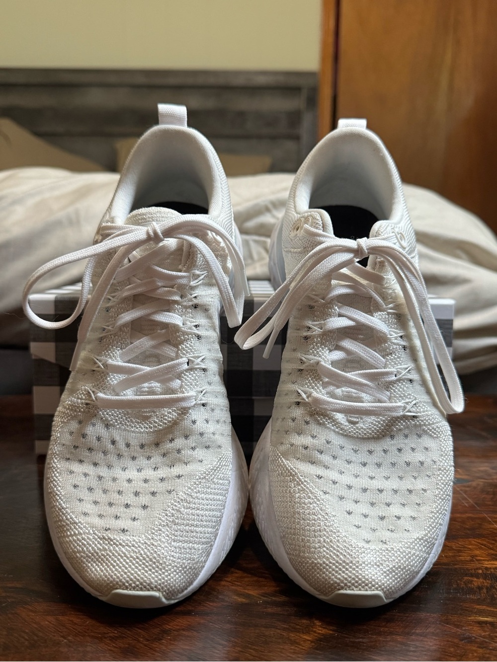 Women’s Nike React Infinity Run Flyknit 2 US 8.5 White Knit Athletic Sneakers